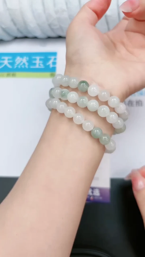 【闪购商品】石英质玉手镯未镶嵌手链随机一条