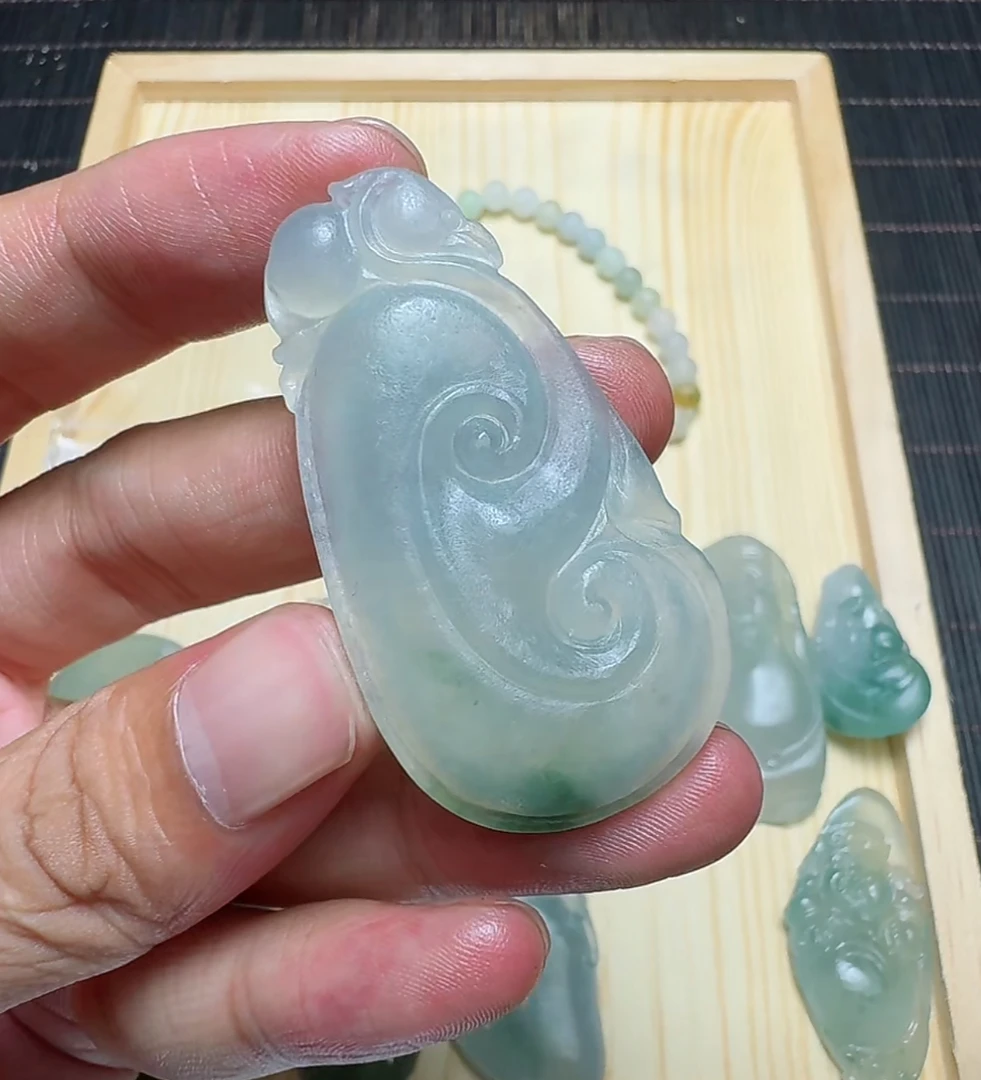 缅甸A货定制翡翠