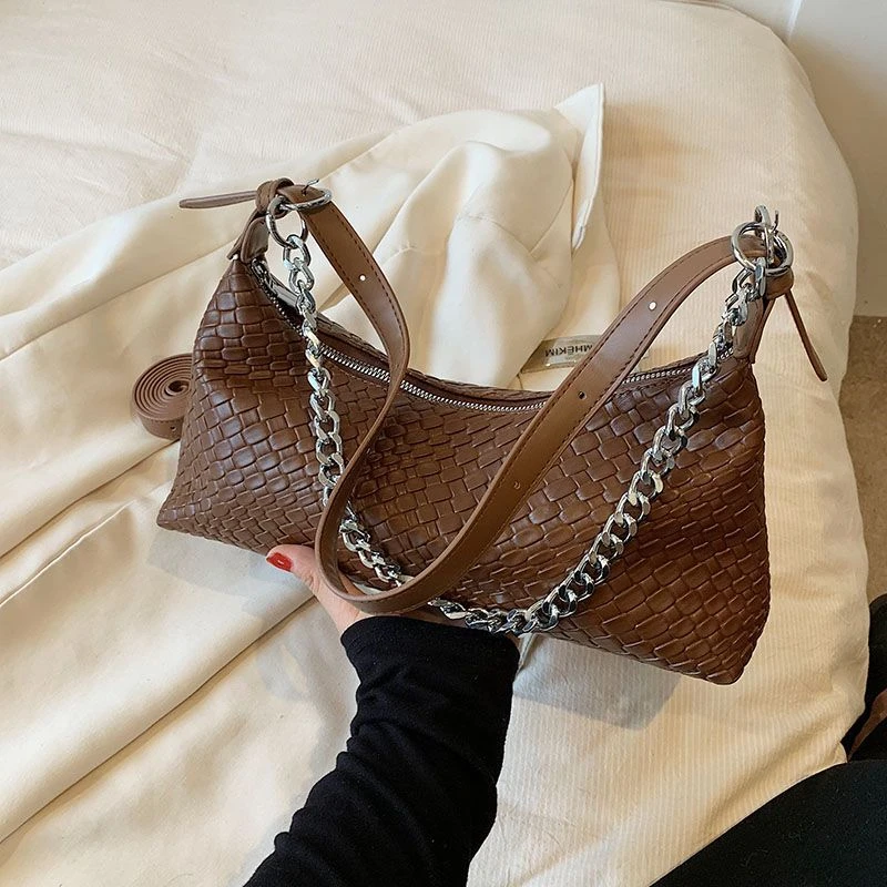 今年流行编织包包女2023新款秋冬高质感小众链条单肩包斜跨通勤包