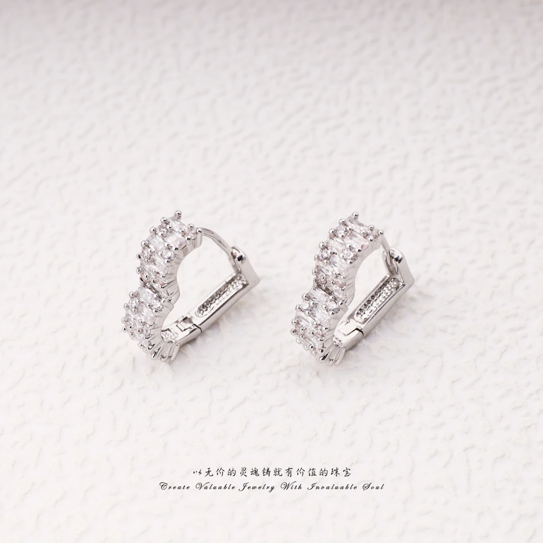 铜合金锆石耳饰 时尚百搭银色心形重工镶嵌耳环 LSK-C-31105