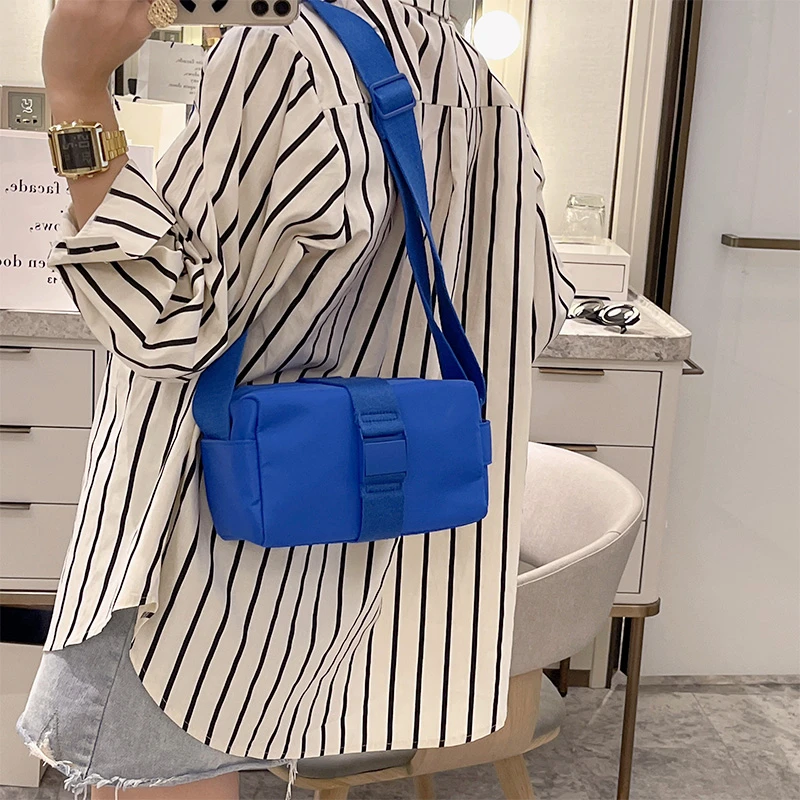 小众设计牛津布运动克莱因蓝单肩立体小方块吐司包斜挎包2024新款