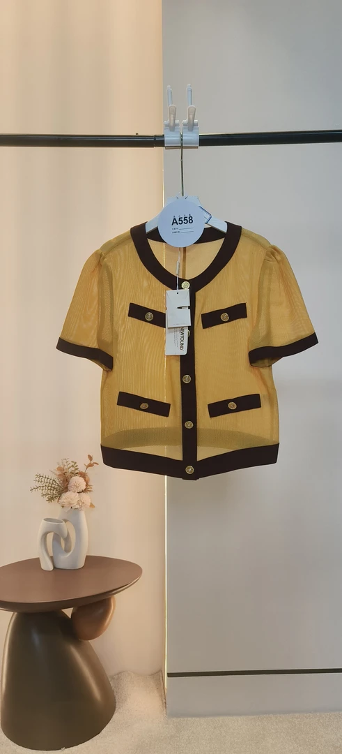 （558）众心服饰-非主图款女装-以主播展示介绍为主-宽松气质时尚