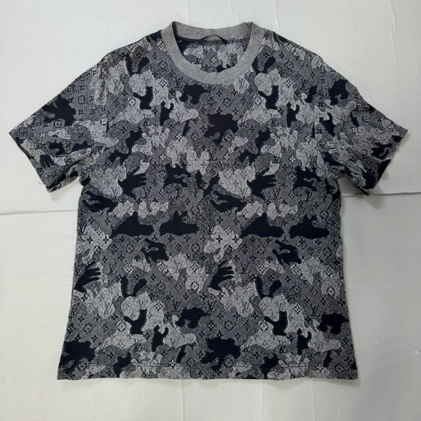 Louis Vuitton 满印短袖 尺码：XL 衣长68 胸围53 新旧：99新