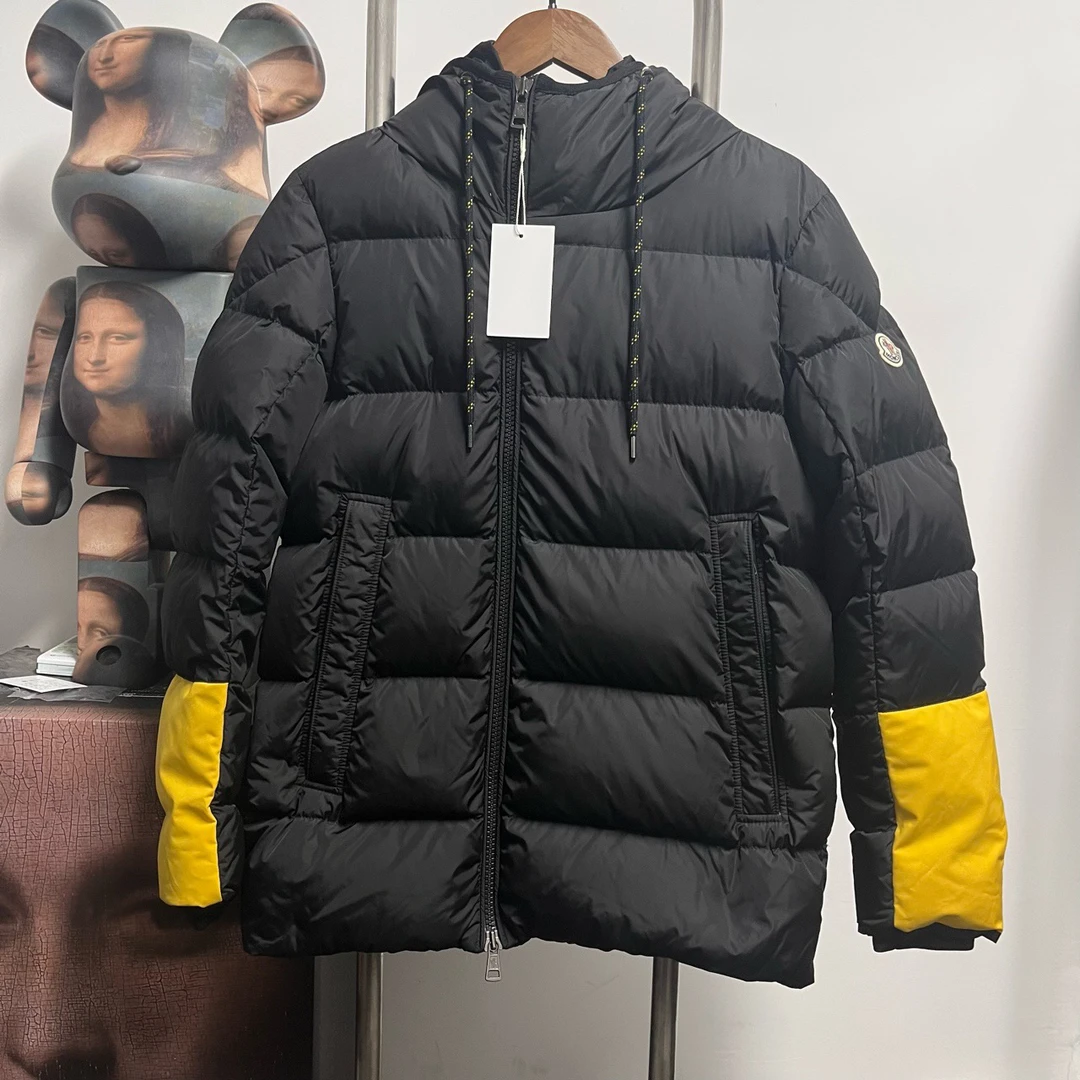 Moncler蒙口DRAKE羽绒服 J2317 尺码:1 衣长70 胸围53 新旧:99新
