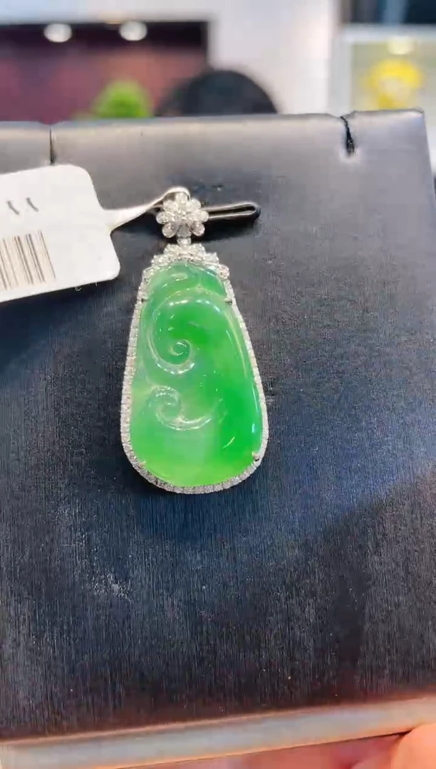【闪购商品】翡翠吊坠(赠链)18K金镶嵌天然A货翡翠吊坠A27