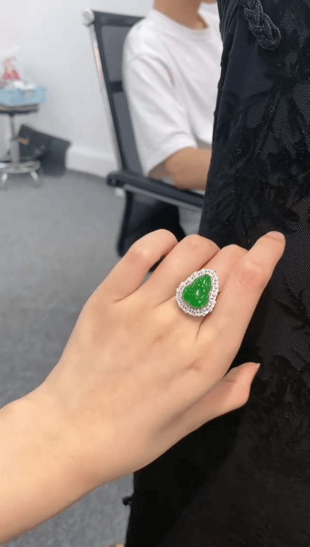 【闪购商品】翡翠颈饰18K金镶嵌天然A货翡翠戒指A88