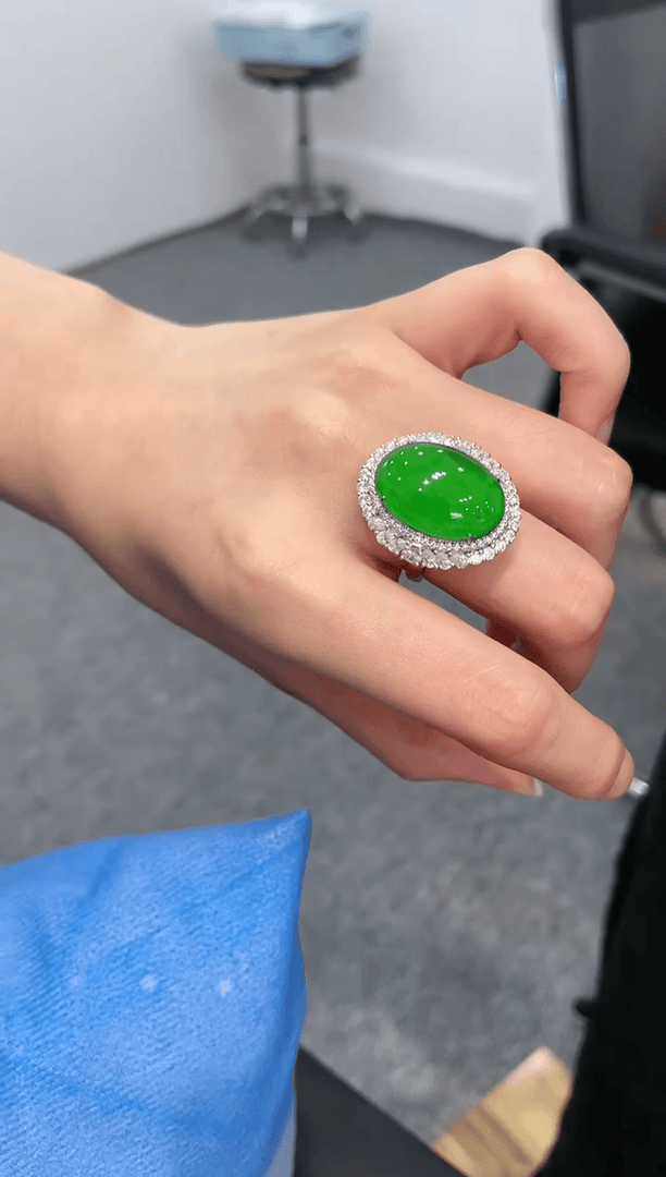【闪购商品】翡翠颈饰18K金镶嵌天然A货翡翠戒指A66