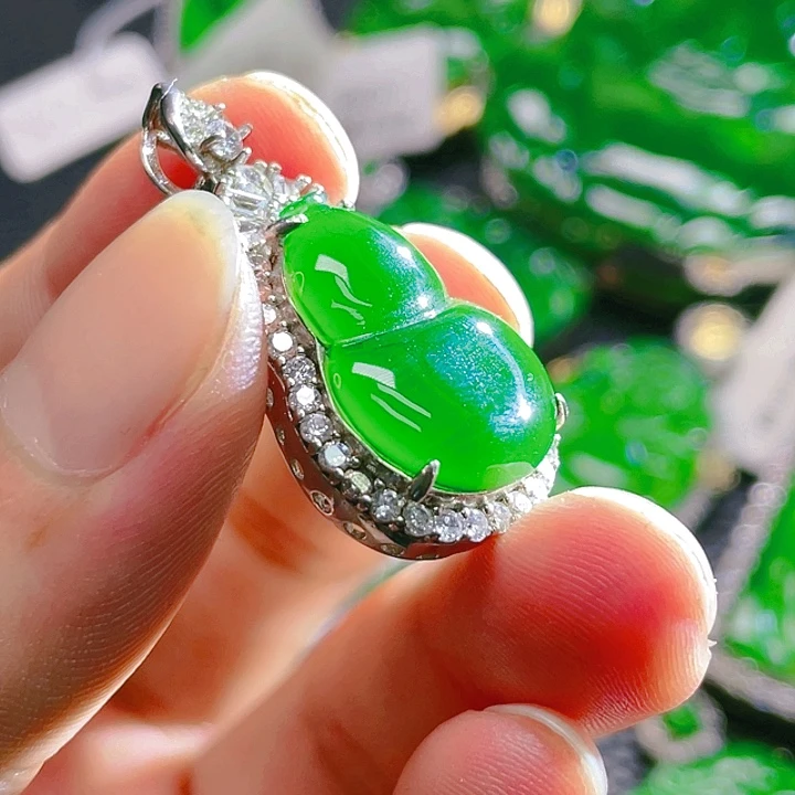 翡翠颈饰未镶嵌8，