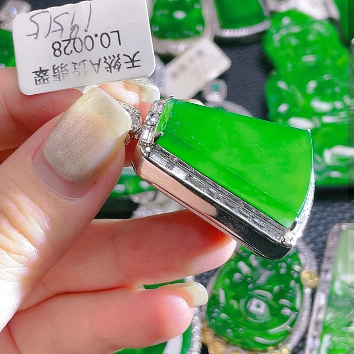 翡翠颈饰未镶嵌163，