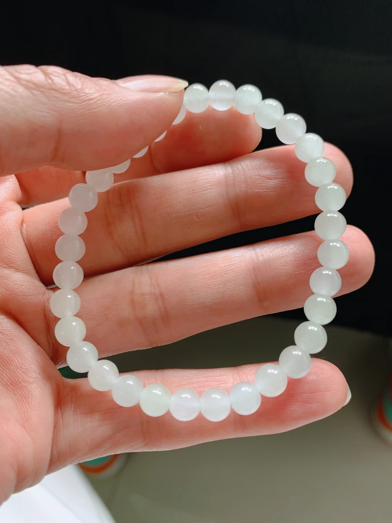 天然缅甸翡翠卡6手串底色、32粒