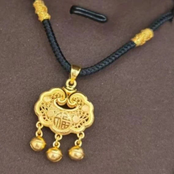 Chow Tai Seng/周大生足金3D硬金平安祥云时尚网红锁包编绳祥云锁