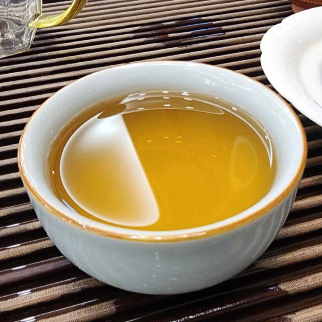 通用链接  云南普洱茶 昔归古树龙株8克一颗