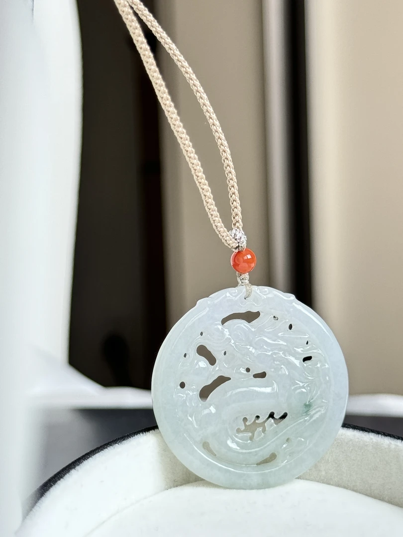 天然A货翡翠古龙牌仿古精雕情侣挂坠吊坠项链毛衣链多样性发一