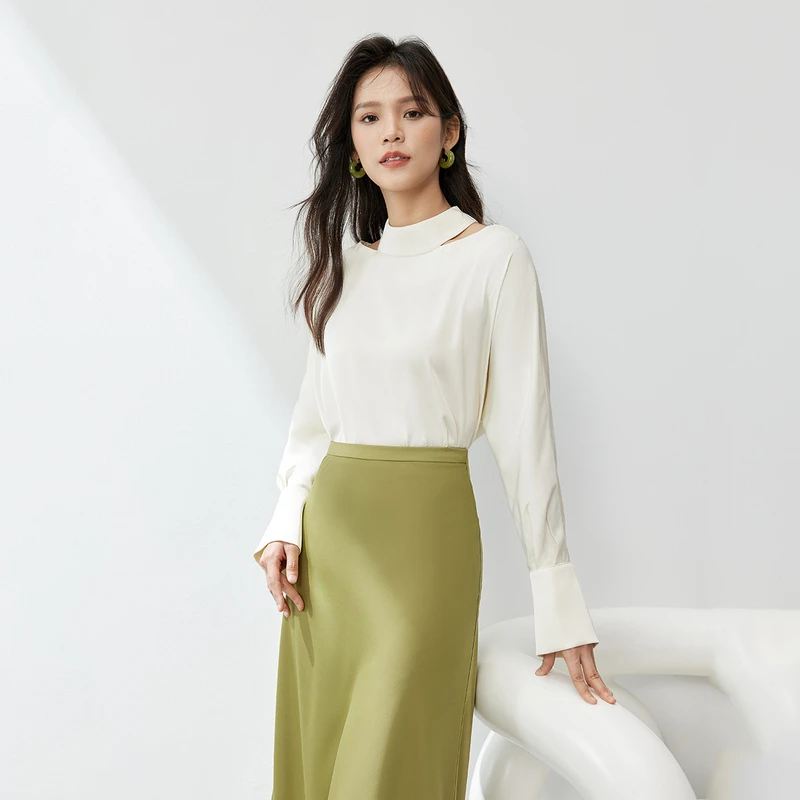 尚都比拉气质通勤领口镂空设计袖口金属扣小众半高领雪纺衫4187X