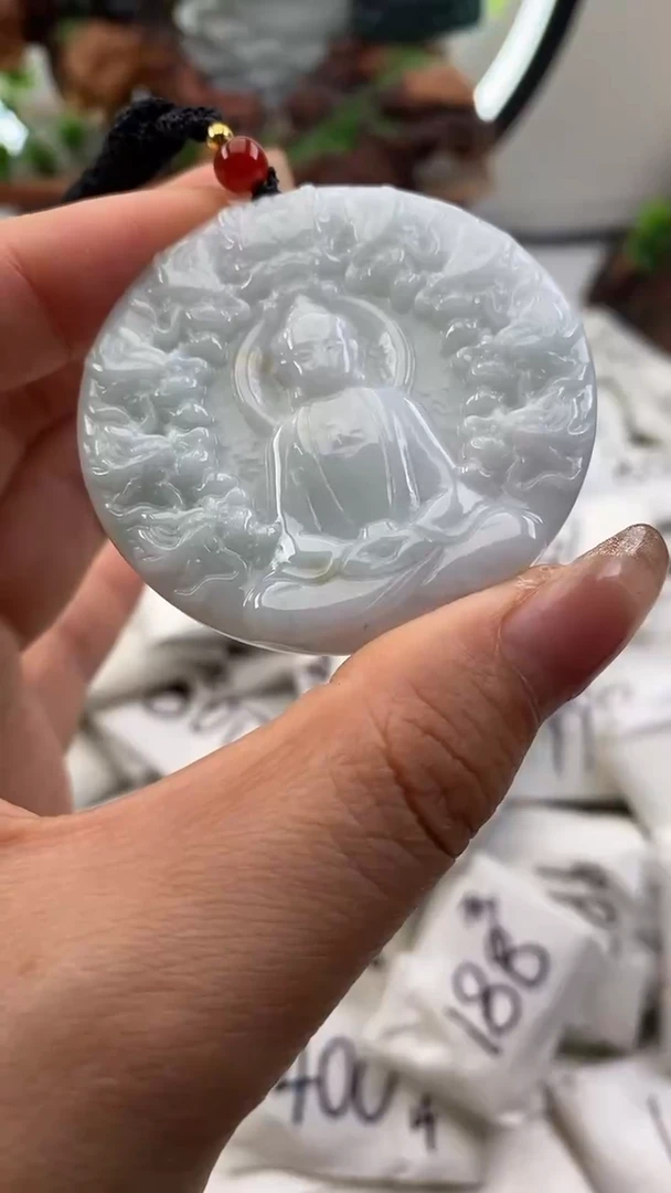 【闪购商品】翡翠颈饰未镶嵌大日如来微瑕