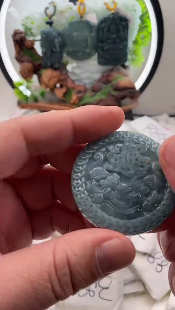 【闪购商品】翡翠颈饰未镶嵌招财进宝微瑕