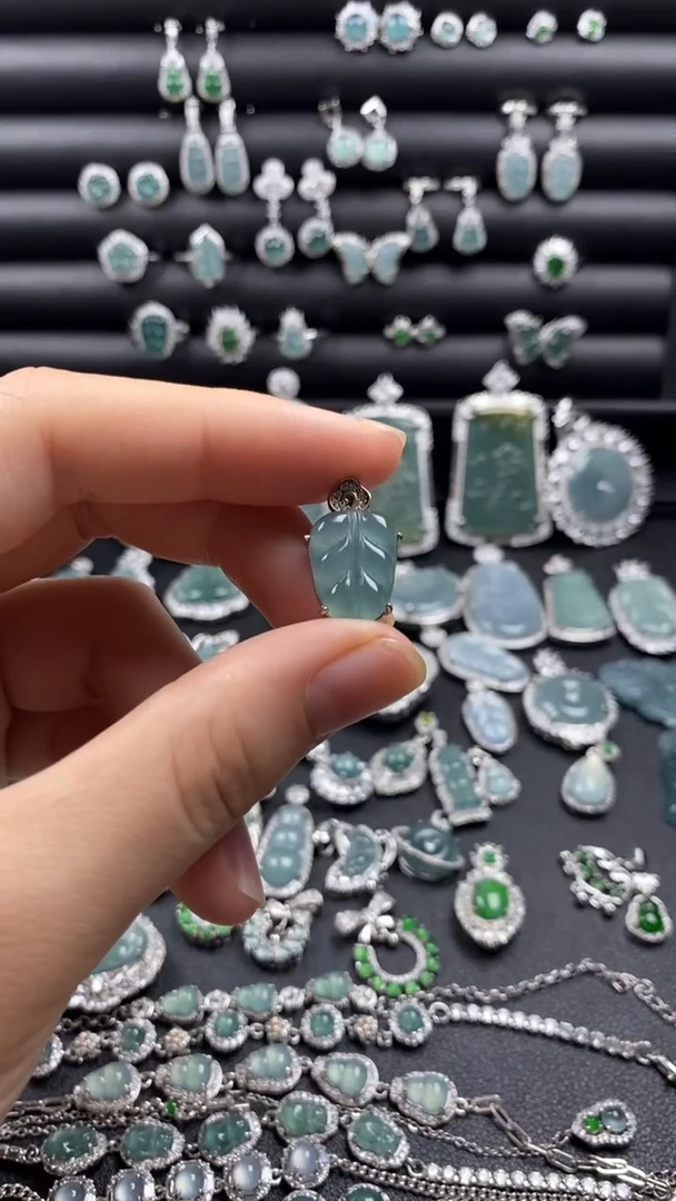 【闪购商品】翡翠颈饰未镶嵌翡翠A货多样性发其一