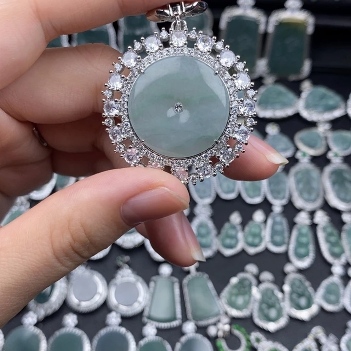 翡翠颈饰未镶嵌天然翡翠a货