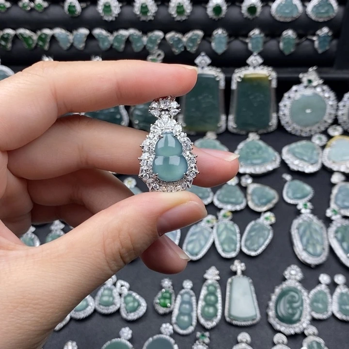 翡翠颈饰未镶嵌天然翡翠a货