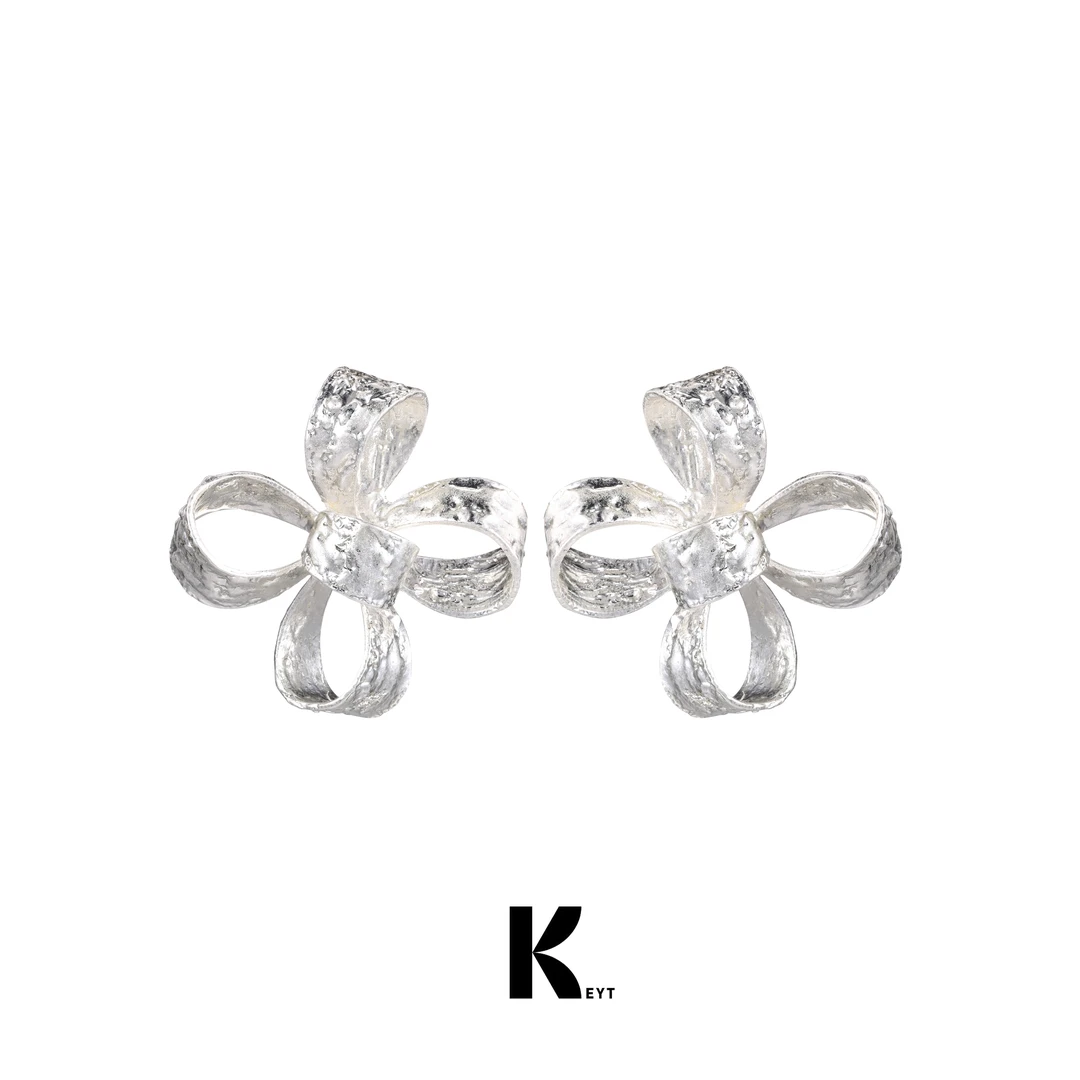 铜合金耳饰 银白色四瓣花朵耳饰