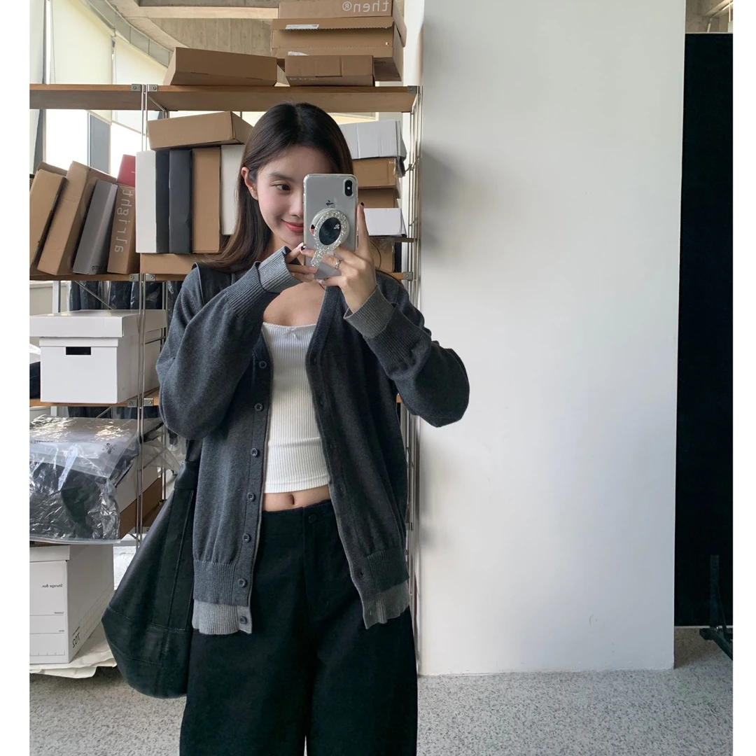 2024年秋款 学院风假两件拼接针织开衫 慵懒V领撞色毛衣 ST795