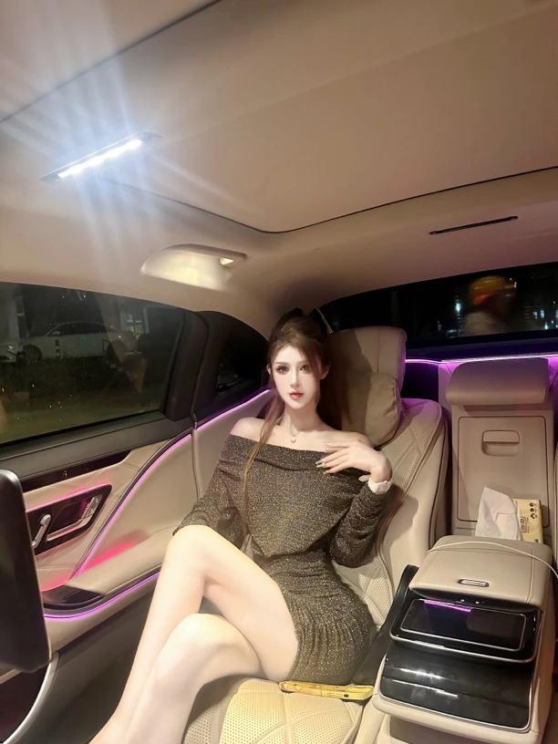 多种穿法褶皱显瘦连衣裙