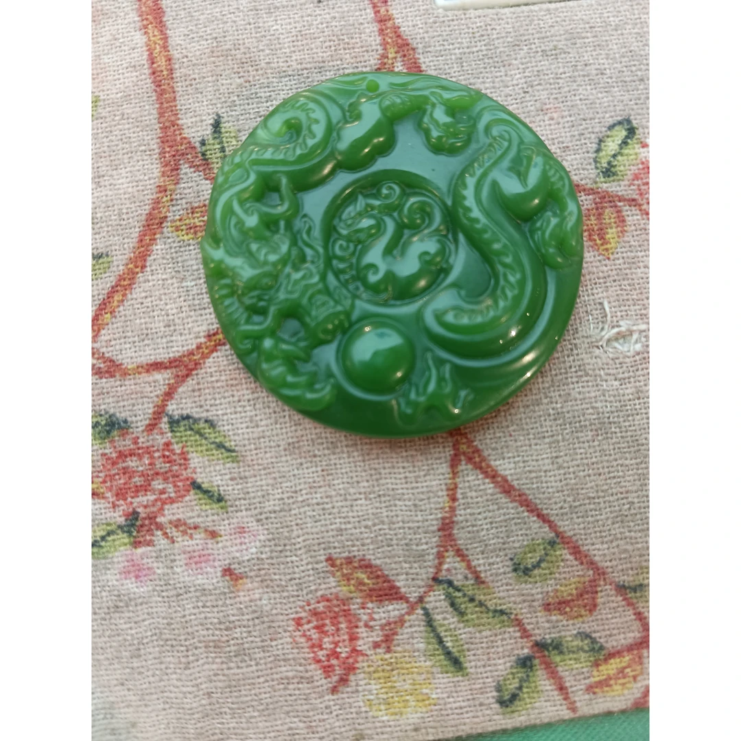 【闪购商品】碧玉龙珠圆牌 P1209 B