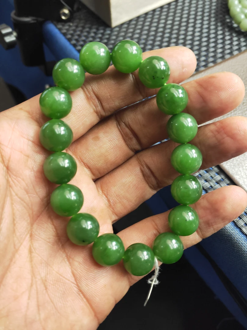 高品质和田玉卡12圆珠