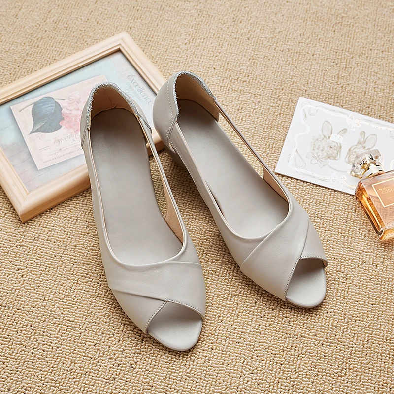 真皮女凉鞋夏季鱼嘴女鞋软底头层牛皮平底鞋坡跟外穿中年妈妈鞋