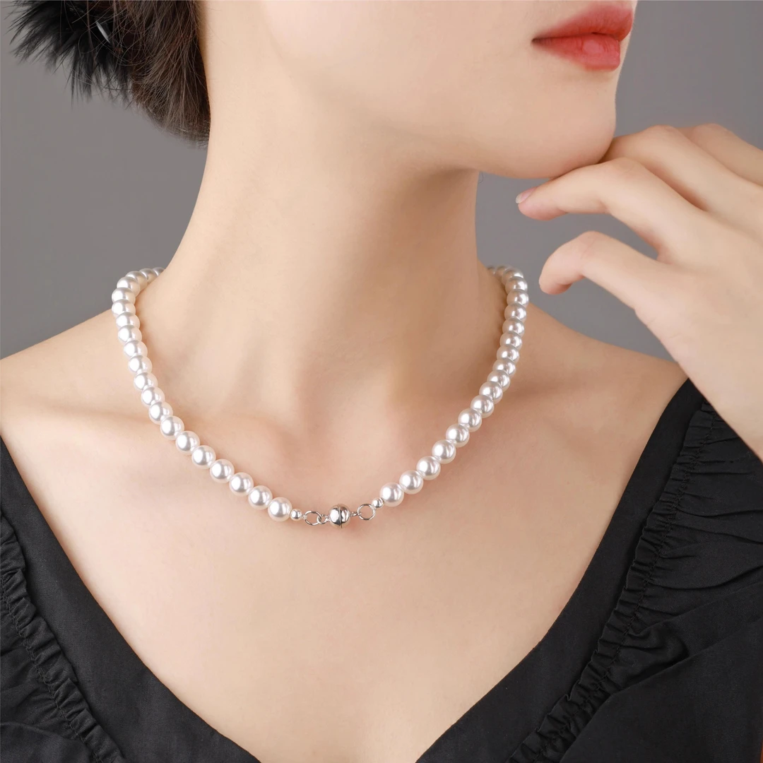 冷白光正圆银扣珠珠项链女新款磁吸扣叠戴轻奢气质