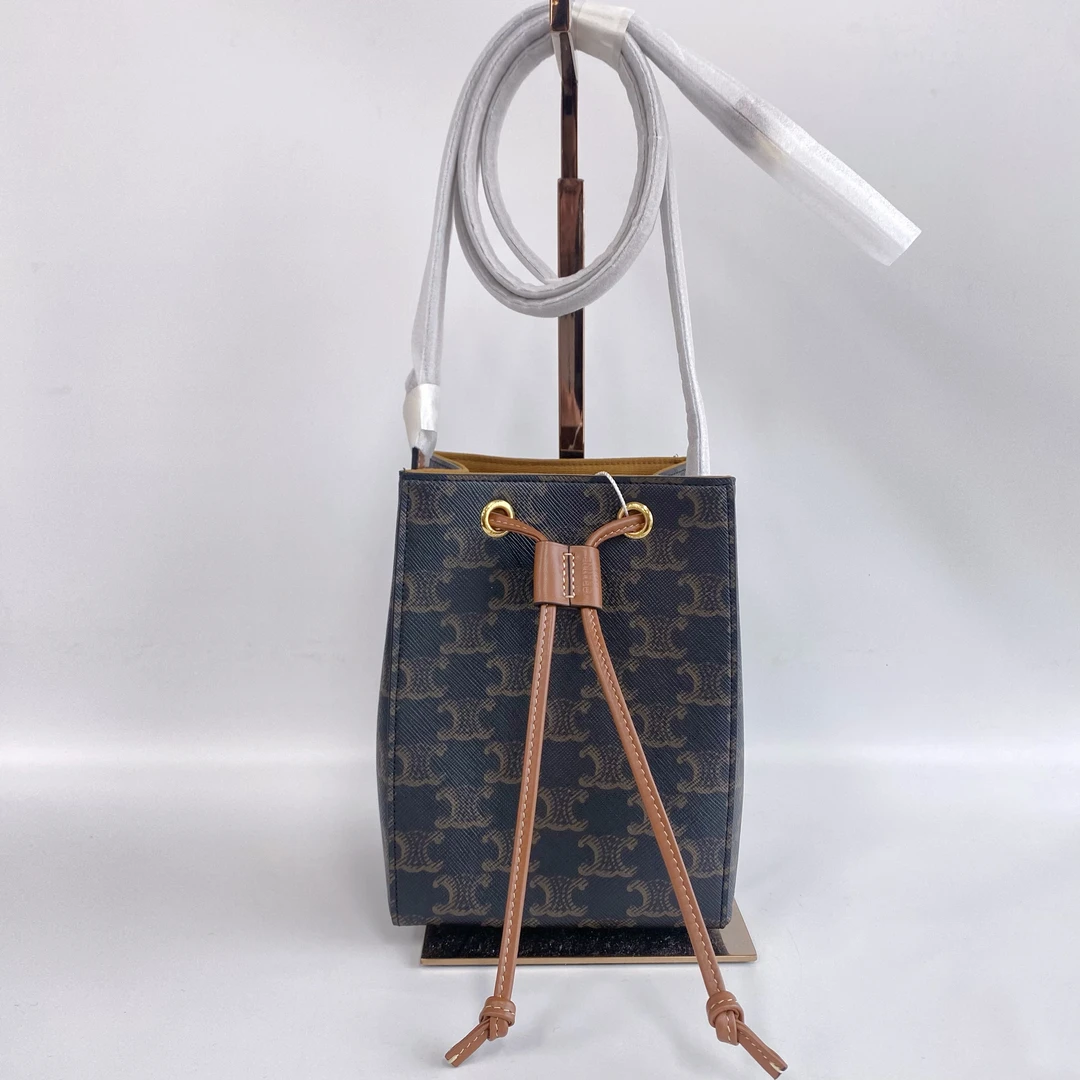 全新未使用 Celine/思琳 老花凯旋门抽绳小水桶 烧麦包斜挎包