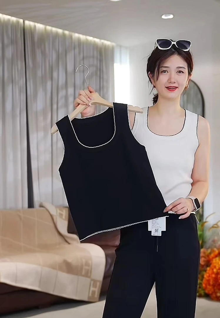 弘吉拉服饰‘灵动’2024春装精纺背心30W802