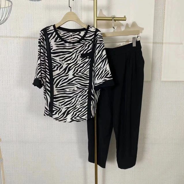 斑马条纹雪纺衫减龄漂亮小衫遮肚子高贵洋气上衣宽松中袖套装女夏