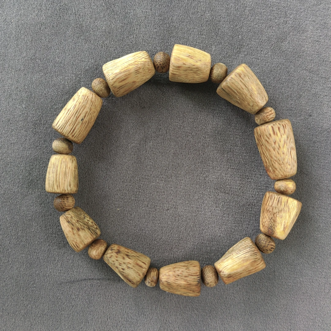 海南莺歌绿棋楠陈化2年随形Q118单圈手串（5.8）多样性发货一条