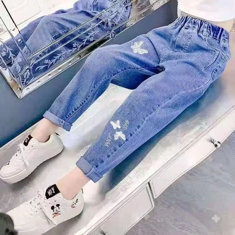 女童牛仔裤春秋新款中大童柔软弹力小学生裤子洋气宽松休闲