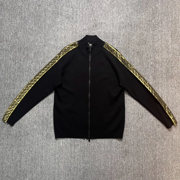 Fendi 双F满印串标外套/48码/99新/10957