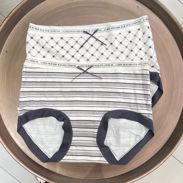 （一组三条）扑克格纹 85-130斤 秋冬新款中腰内裤舒时尚舒适柔软款