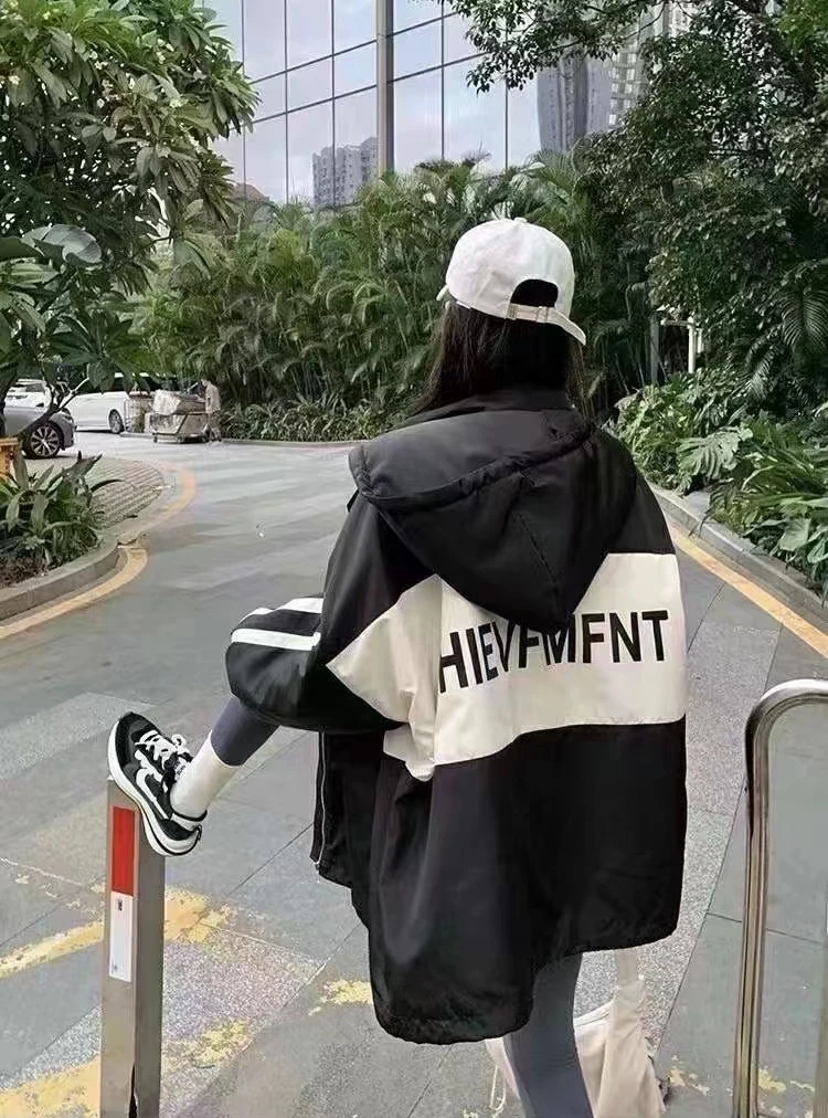 时尚新款加绒连帽冲锋衣外套拼色韩版宽松运动风洋气休闲潮流上衣