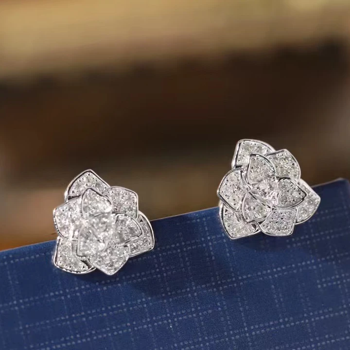 18k金钻石山茶花耳钉