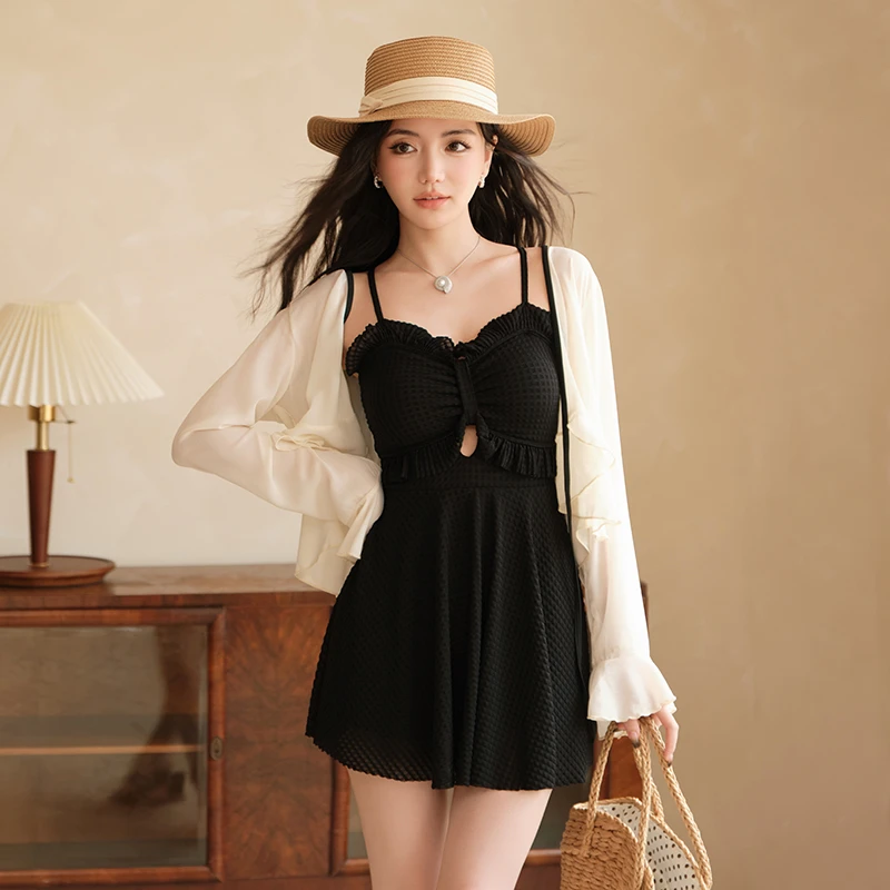 罗十安【黑天鹅】新款高级气质带罩衫连体遮肉显瘦度假温泉泳衣女