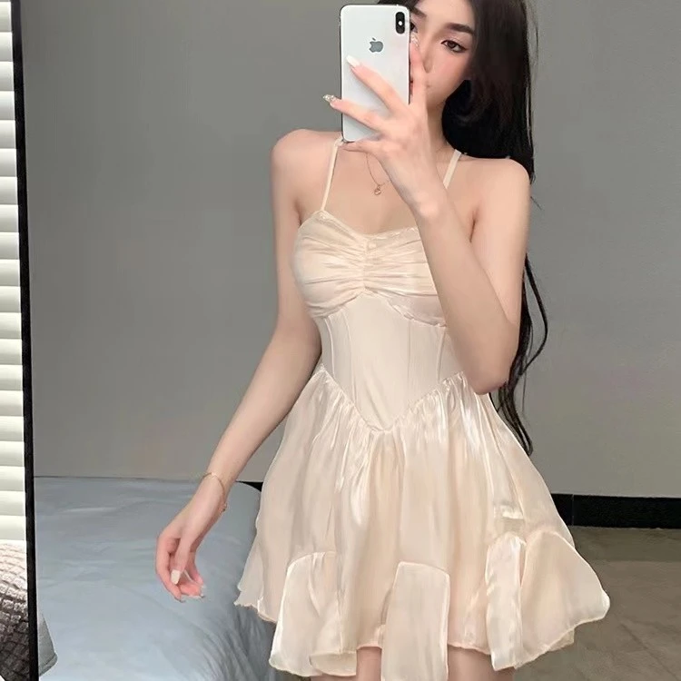罗十安【奶油肌】纯欲仙女小胸聚拢吊带遮肚泳衣温泉度假泳装女