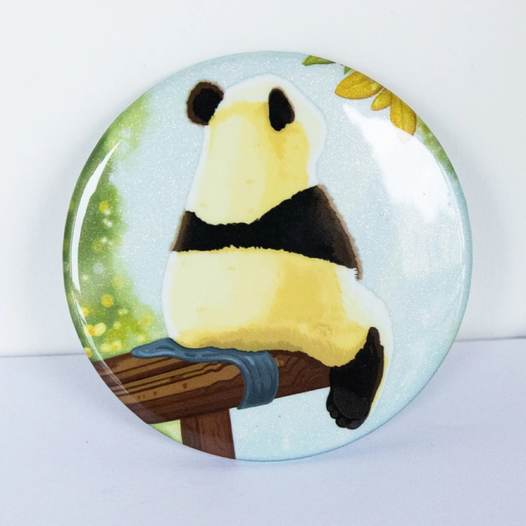 【原创】重庆熊猫文创周边·金灿灿马可铁徽章（75x75mm）