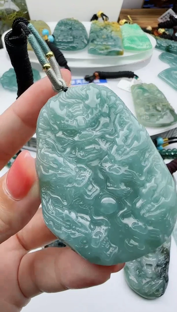 【闪购商品】翡翠颈饰未镶嵌11111111