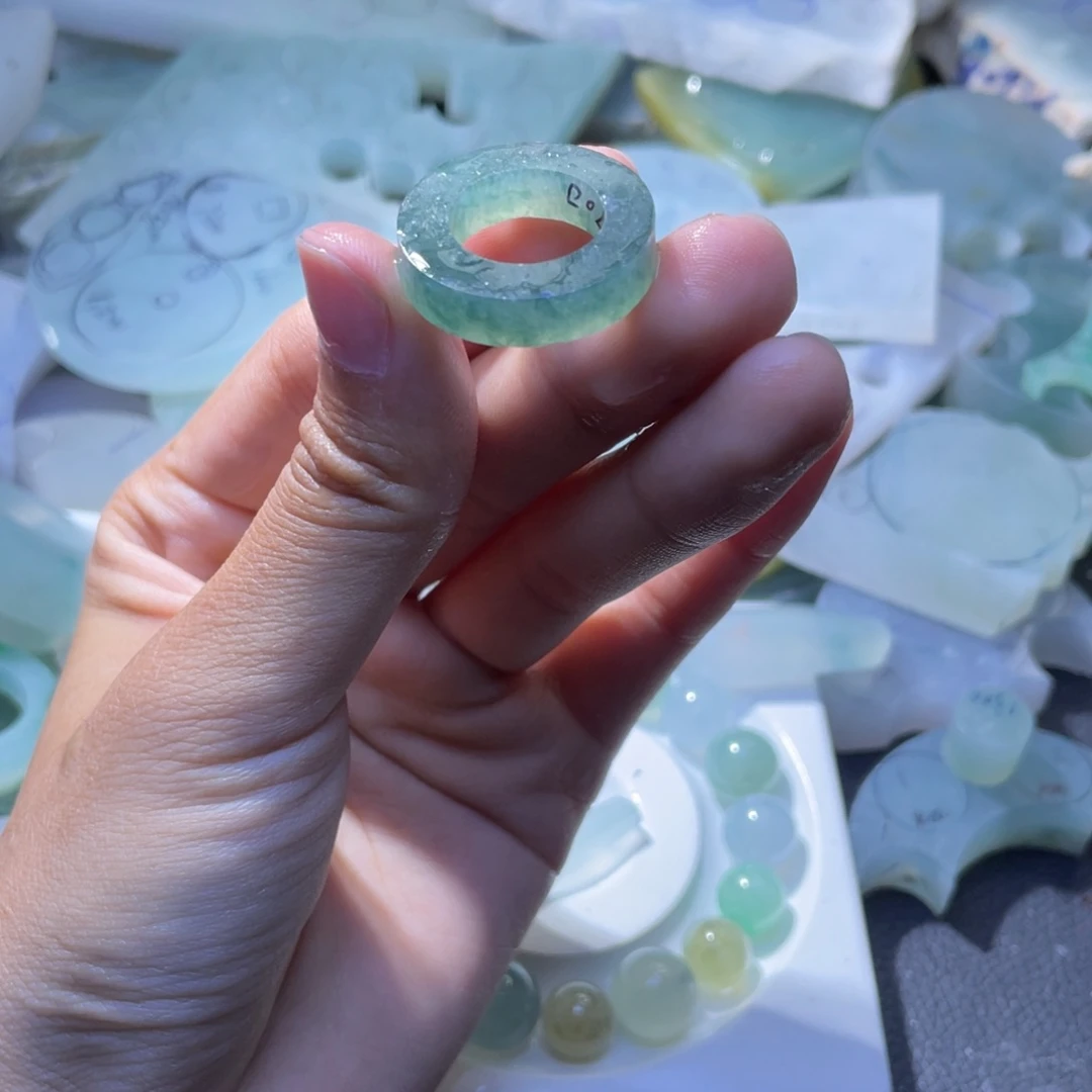 定制翡翠未镶嵌翡翠