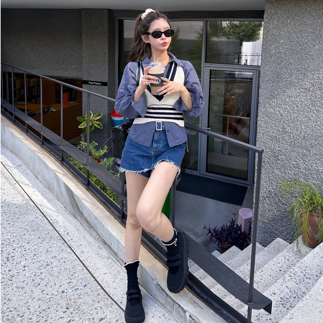 【YKL】韩系学院自留蓝格衬衣/白色挂脖背心/深蓝牛仔腰带短裙