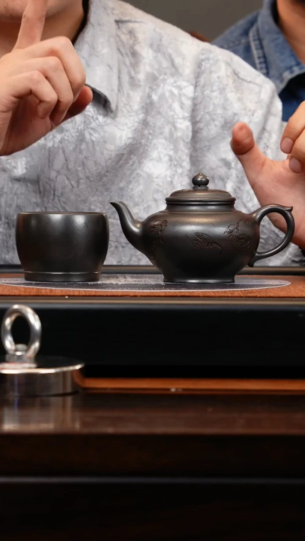 【闪购商品】紫砂茶壶HHQ 龙潭乌泥 笑樱 300cc