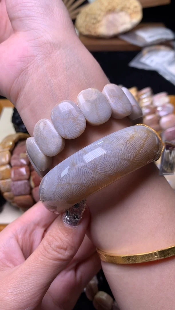 【闪购商品】硅化珊瑚（珊瑚玉）手镯未镶嵌无