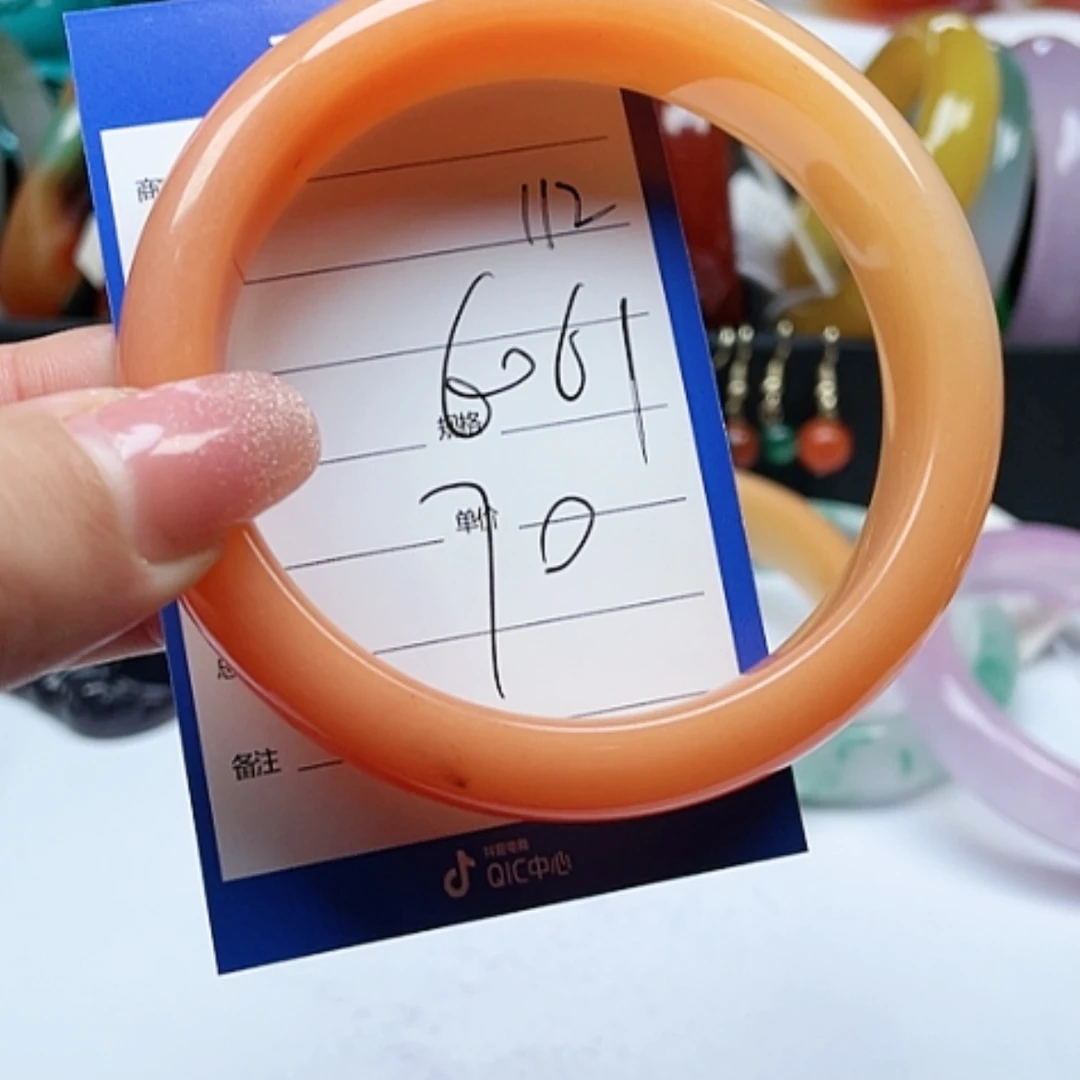 【闪购商品】石英质玉手镯未镶嵌