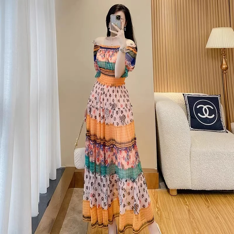 一字肩碎花连衣裙女夏季2025新款气质女神范收腰显瘦海边度假裙子
