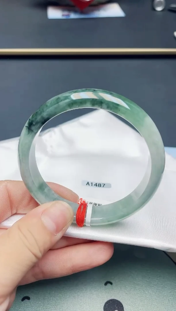 【闪购商品】翡翠手镯未镶嵌天然A货58.5